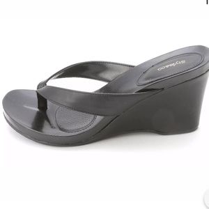 Black sandal wedges